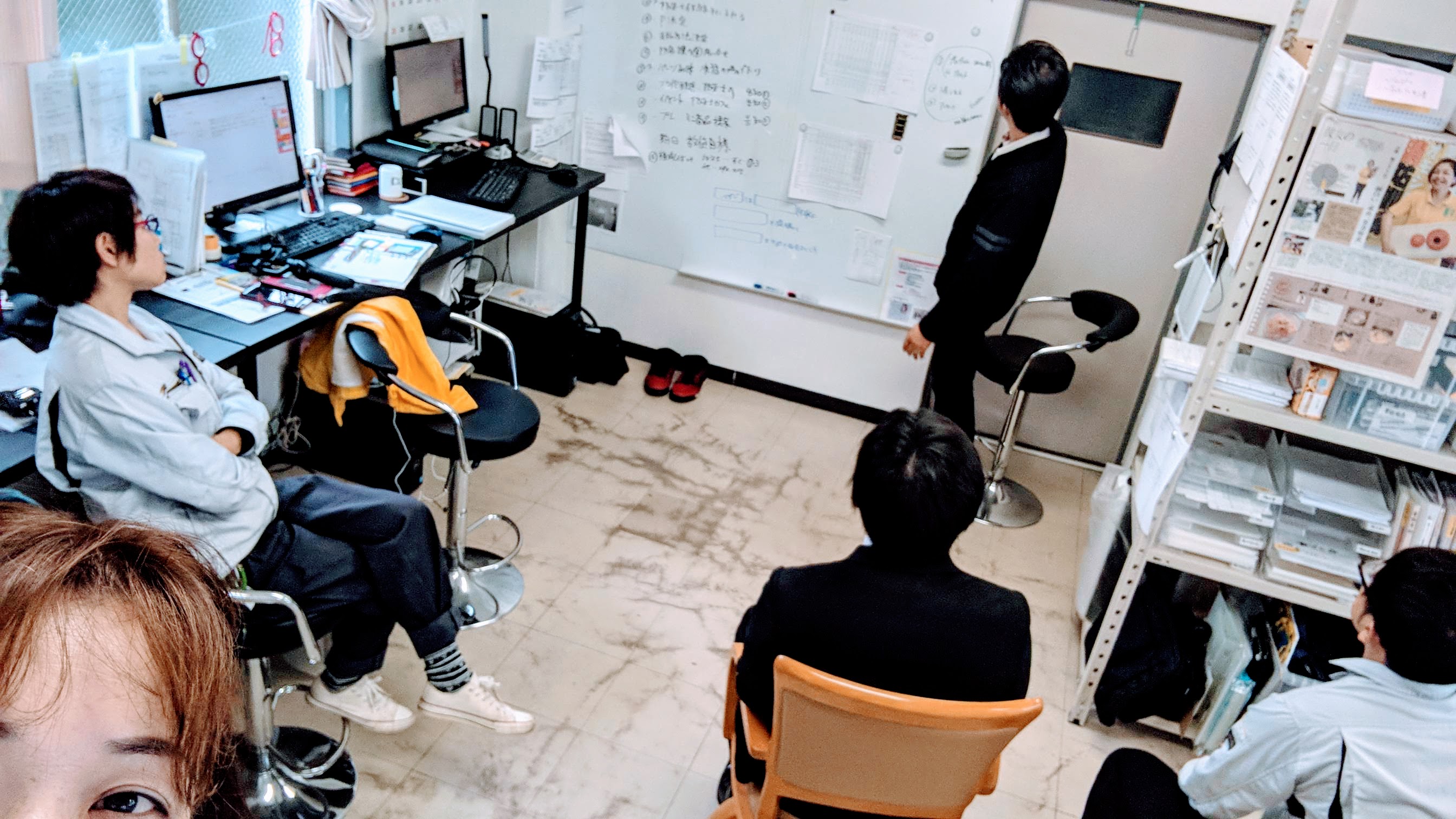 社内見学の様子